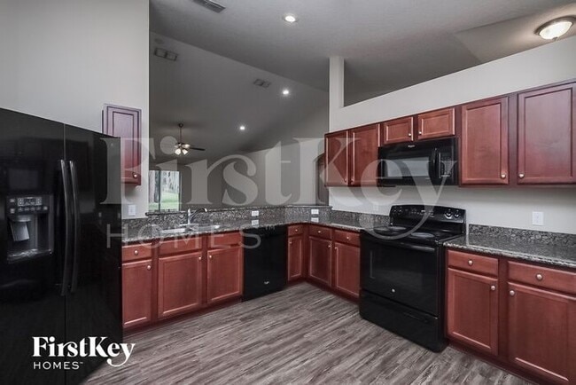Building Photo - 6531 Evergreen Park Dr