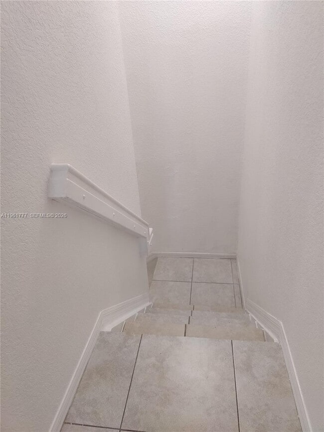 Building Photo - 3928 SW 52nd Ave