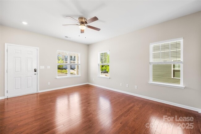 Building Photo - 16040 Simril Ct