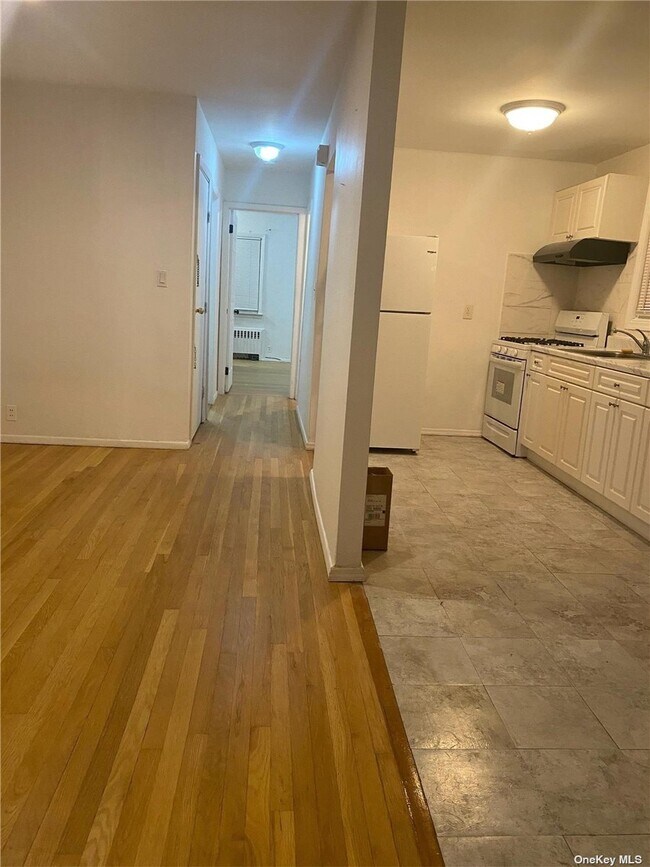 Foto del edificio - 82-65 241st St
