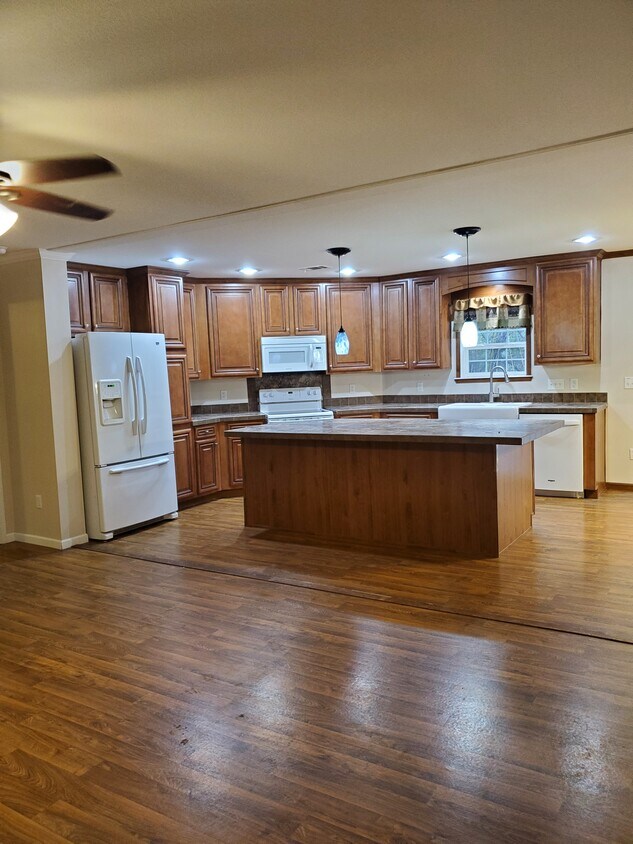 Planta abierta - 2974 Maple Street