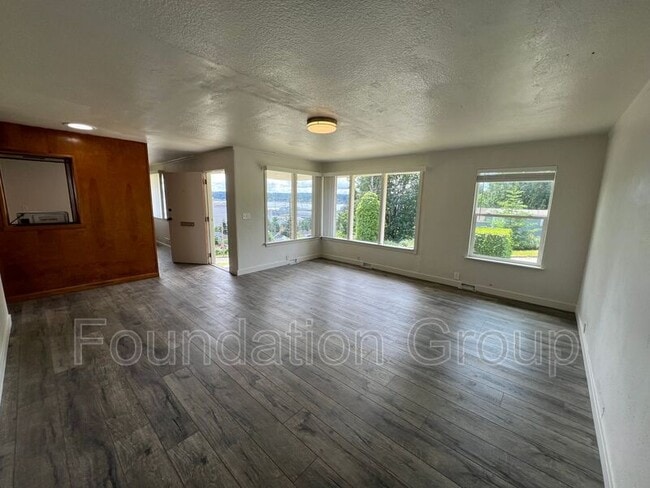 Building Photo - 3202 Farragut St