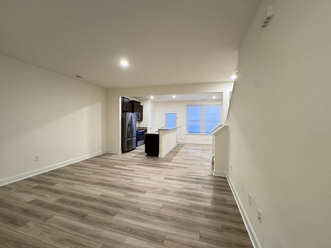 Foto del edificio - Come see this lovely townhome in a desirab...