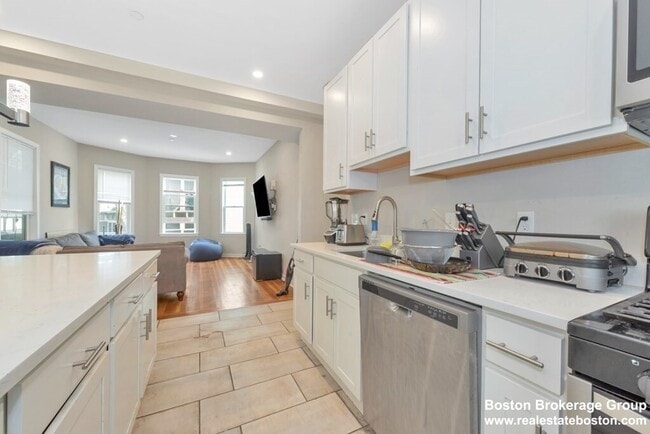 Building Photo - 228 Calumet St