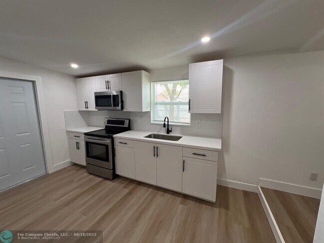 Foto del edificio - 10540 NW 28th Ave