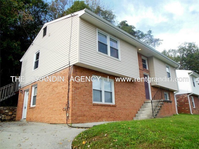 Building Photo - 701 Riverland Road SE