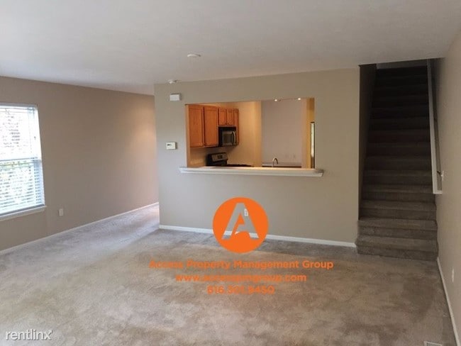 Building Photo - 1790 Grand Ridge Ct NE