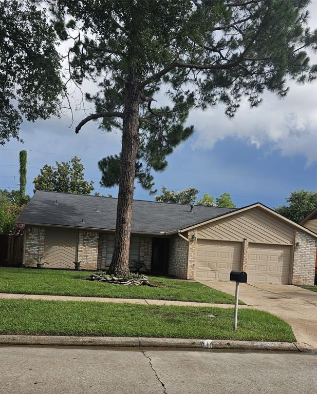 Foto principal - 5623 Briarwood Forest Dr