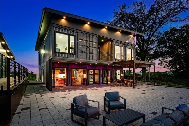Building Photo - 398 Scofield Mountain Rd