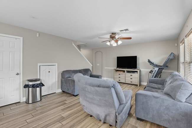Building Photo - Beautiful 2-Story Home with Modern Upgrade...