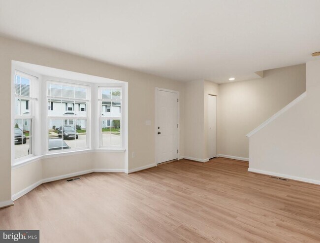 Foto del edificio - 7203 Rutherford Green Cir