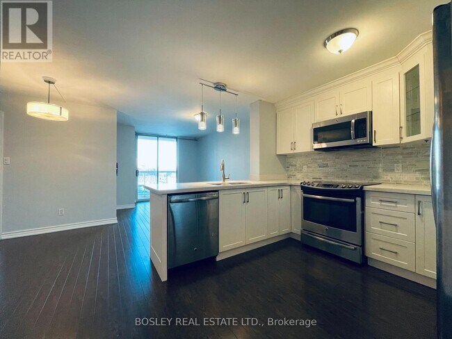 Building Photo - 323 Richmond St E