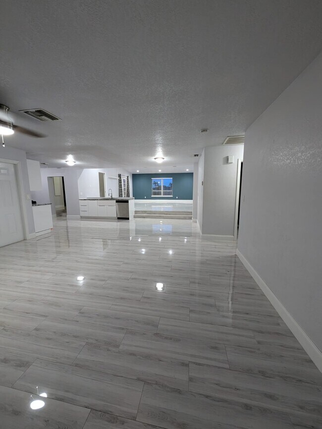 Foto del edificio - 4431 SE 19th Ave