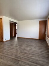 Building Photo - 6960 W Appleton Ave