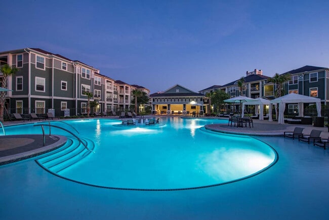 Building Photo - Southfork Lake