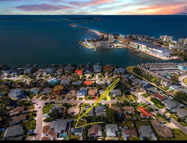 Foto del edificio - 2472 Coronado Way