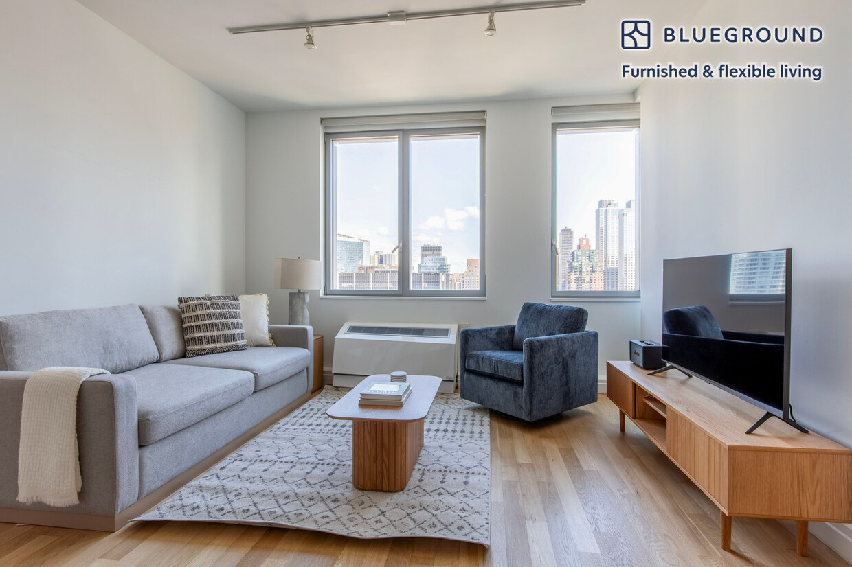 Foto principal - 554 W 54th St