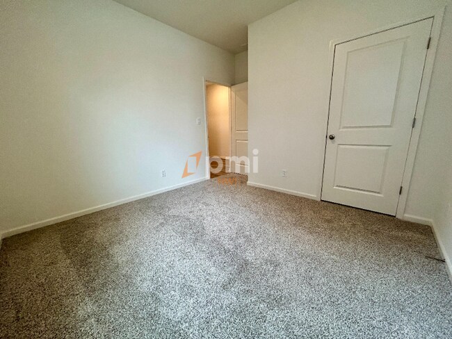 Foto del edificio - 10360 Blaine St