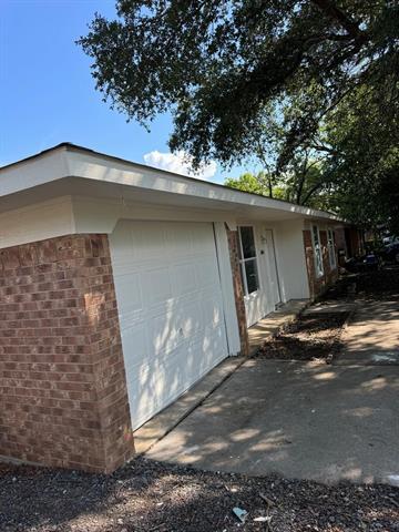 Building Photo - 806 Quinette Dr