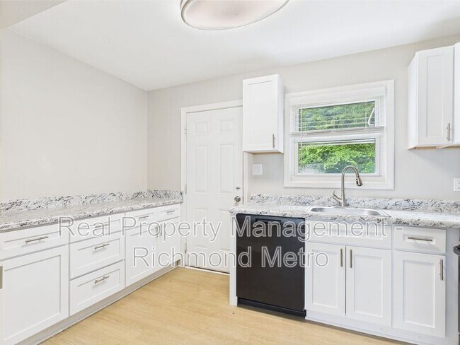 Foto del edificio - 2701 Midlothian Tpke