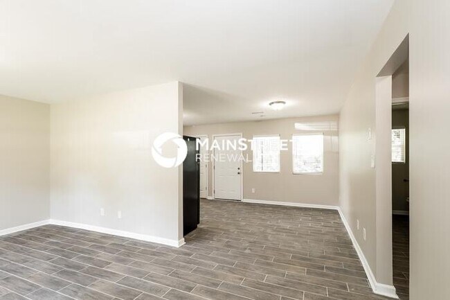 Foto del edificio - 3 Bedroom Pet-Friendly Home in Charlotte, NC with Main Street Renewal