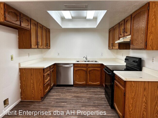 Foto del edificio - 2 br, 2 bath House - 898 W BOXELDER PL