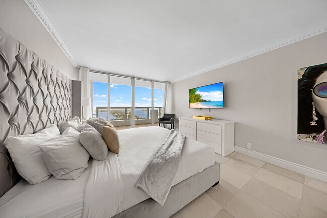 Foto del edificio - 1717 N Bayshore Dr