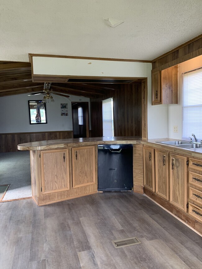 Foto del edificio - 5006 Willow Run Dr