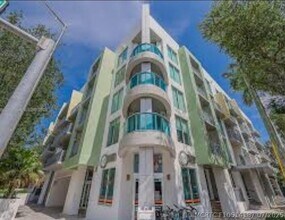 Building Photo - 3001 SW 27th Ave