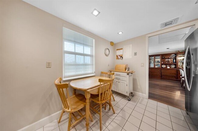 Building Photo - 3960 Oaks Clubhouse Dr