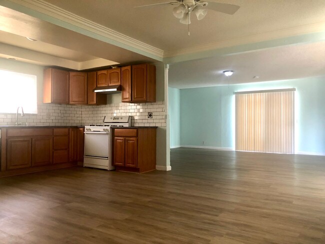 Building Photo - 3613 Casa Grande Ave