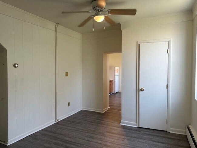 Foto del edificio - Palmyra School District 3 Story 1 Bedroom ...