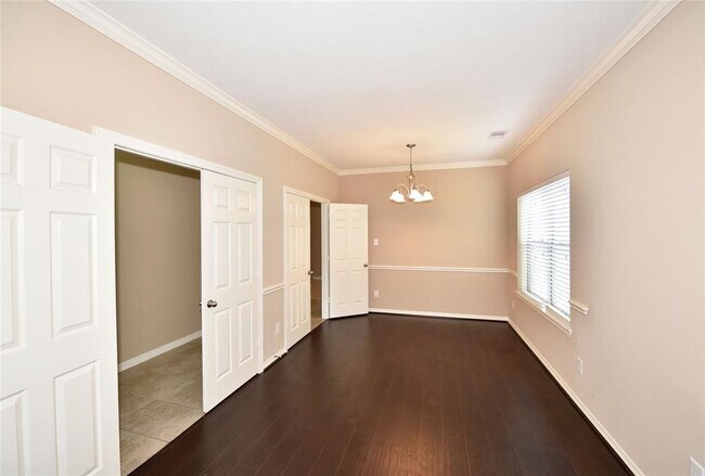 Foto del edificio - 4050 Calaway Oaks Ln