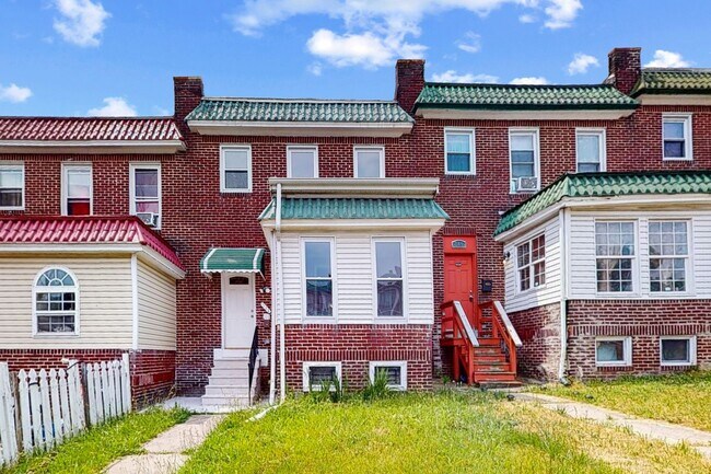 Foto del edificio - Fully Renovated & Fenced Backyard!