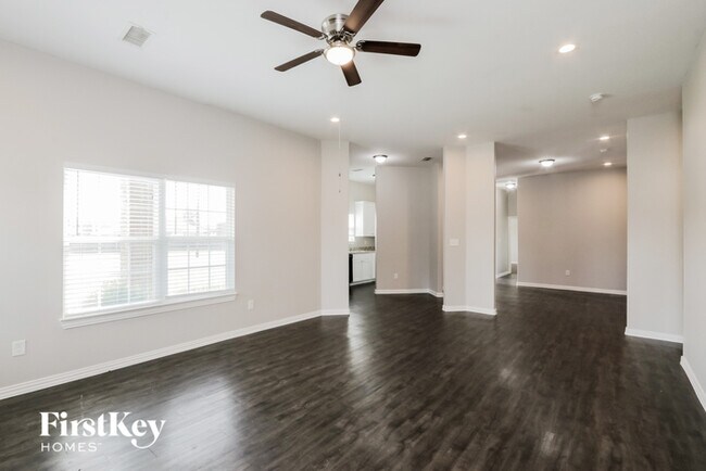 Foto del edificio - 1633 Mockingbird Ln