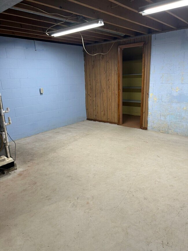 Photo - 3 Bedroom, 2 bath in the quiet Woodcliff Acres community House