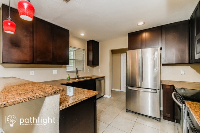Building Photo - 2543 Golden Poinciana Pl