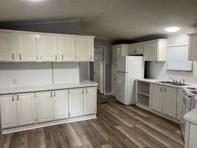 Building Photo - 33 Macks Dr