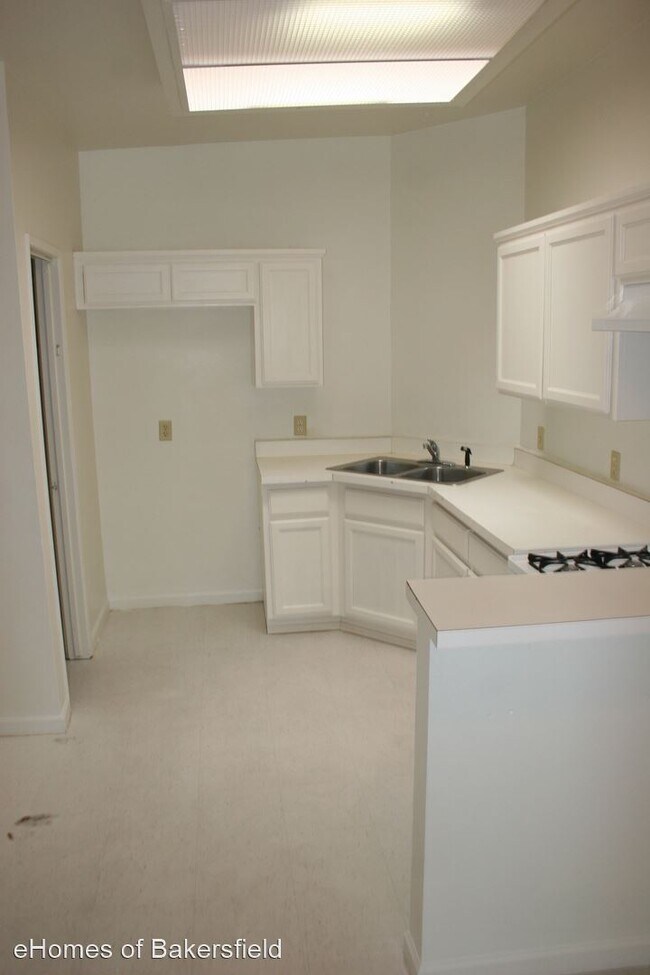 Foto del edificio - 2 br, 1.5 bath House - 3604 Sampson Ct #A
