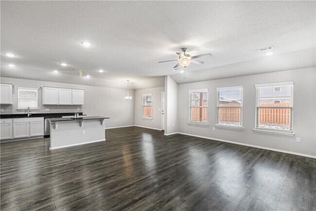 Building Photo - 6808 SW Pilgrim Rd