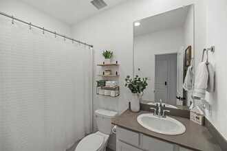 Building Photo - 29003 Spicewood Vly Dr
