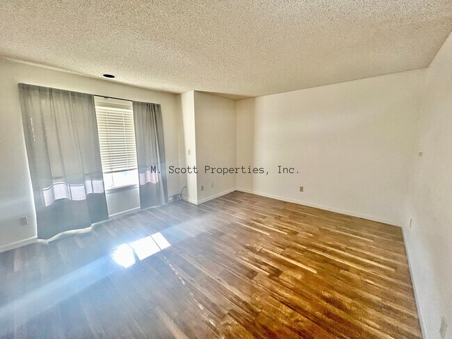 Building Photo - 1420 Douglas Ave