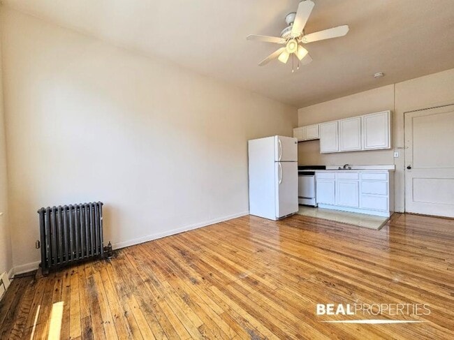 Building Photo - 0 bedroom in CHICAGO IL 60657