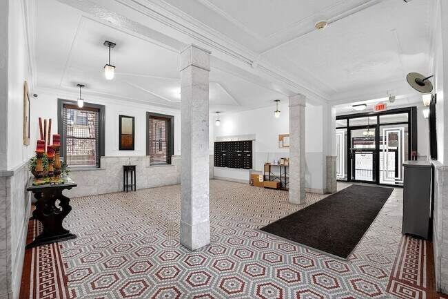 Foto del edificio - 6045 JFK Blvd E