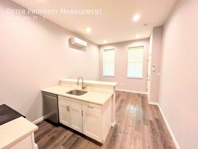 Building Photo - 861 N 43rd St