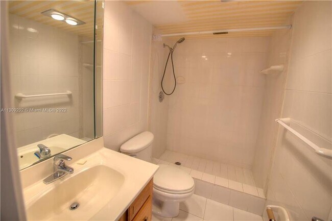 Building Photo - 2671 S Course Dr