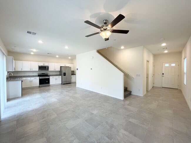 Building Photo - NICE TWO STORY SINGLE FAMILYT HOUSE