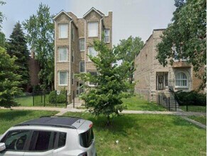 Building Photo - 3302-3304 W Fulton Blvd