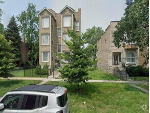 Building Photo - 3302-3304 W Fulton Blvd