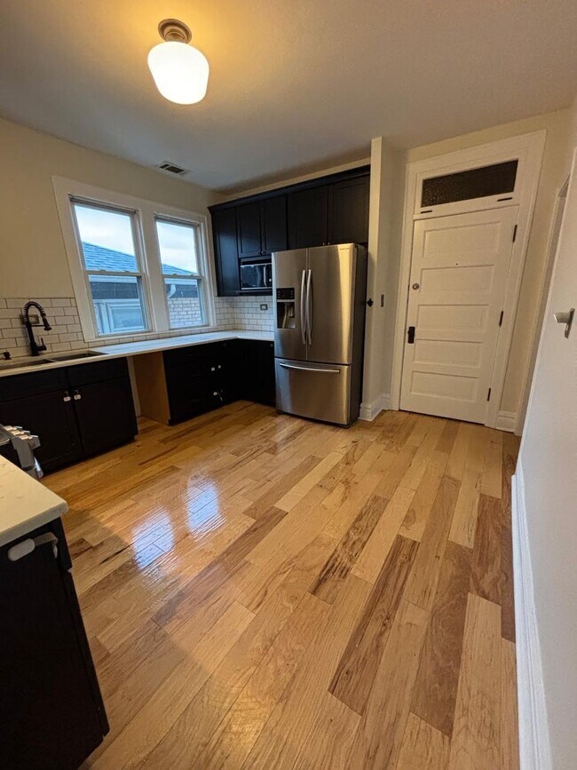 Building Photo - 5650 W 63rd Pl